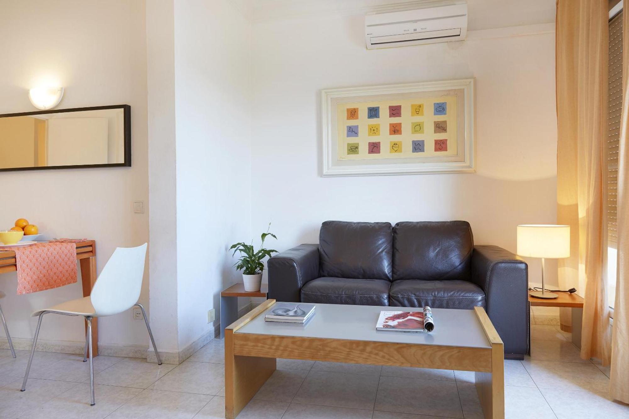 Apartamentos Calvet — Photos 1